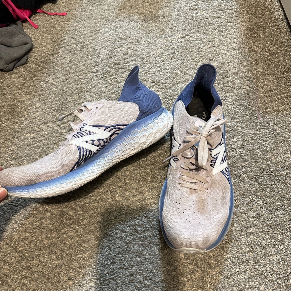 FRESH FOAM RUNNING SHOES